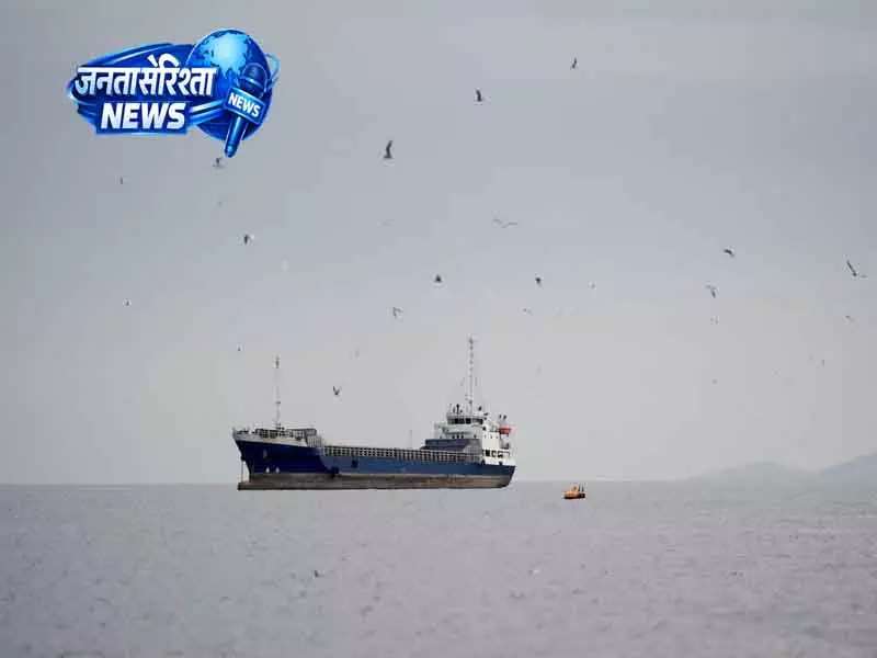 Iranian सुपरटैंकर HUGE ने 220 मिलियन डॉलर का तेल अमेरिकी नाकेबंदी से पार किया Iranian सुपरटैंकर HUGE ने 220 मिलियन डॉलर का तेल अमेरिकी नाकेबंदी से पार किया