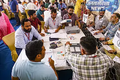 Tamil Nadu ; वोटों की गिनती की तैयारी पूरी, 62 केंद्रों पर कड़ी सुरक्षा व्यवस्था Tamil Nadu ; वोटों की गिनती की तैयारी पूरी, 62 केंद्रों पर कड़ी सुरक्षा व्यवस्था