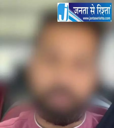 रेप केस: पीड़िता के पिता ने नेताओं से मिलने से किया इनकार, दरिंदे को फांसी पर चढ़ाने की मांग रेप केस: पीड़िता के पिता ने नेताओं से मिलने से किया इनकार, दरिंदे को फांसी पर चढ़ाने की मांग