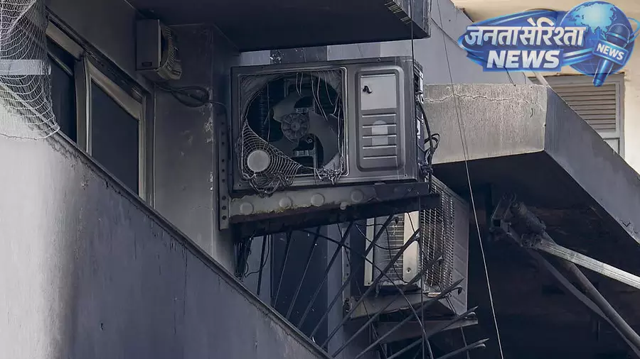 Vivek Vihar Fire : 9 की मौत, राहत कार्य में 20 लोगों को बचाया गया Vivek Vihar Fire : 9 की मौत, राहत कार्य में 20 लोगों को बचाया गया