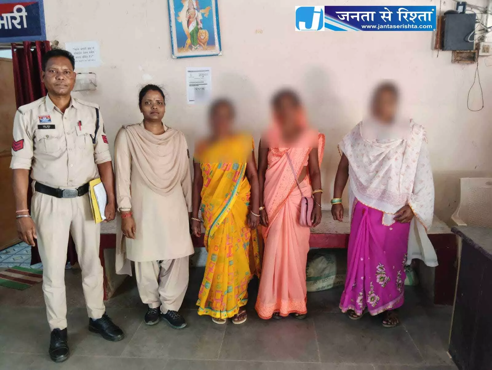251 गुम इंसान सुरक्षित घर लौटे, परिवारों के चेहरे पर लौटी मुस्कान 251 गुम इंसान सुरक्षित घर लौटे, परिवारों के चेहरे पर लौटी मुस्कान
