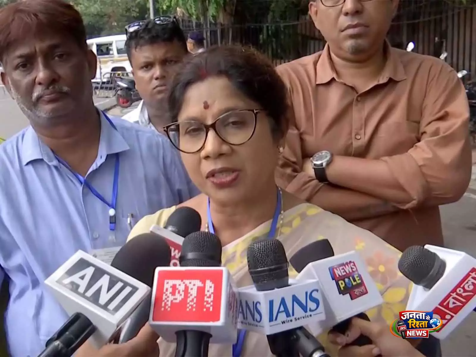 सिस्टम में खामियां हैं: TMC की शशि पांजा ने स्ट्रॉन्ग रूम में CCTV की कमियों को उठाया सिस्टम में खामियां हैं: TMC की शशि पांजा ने स्ट्रॉन्ग रूम में CCTV की कमियों को उठाया