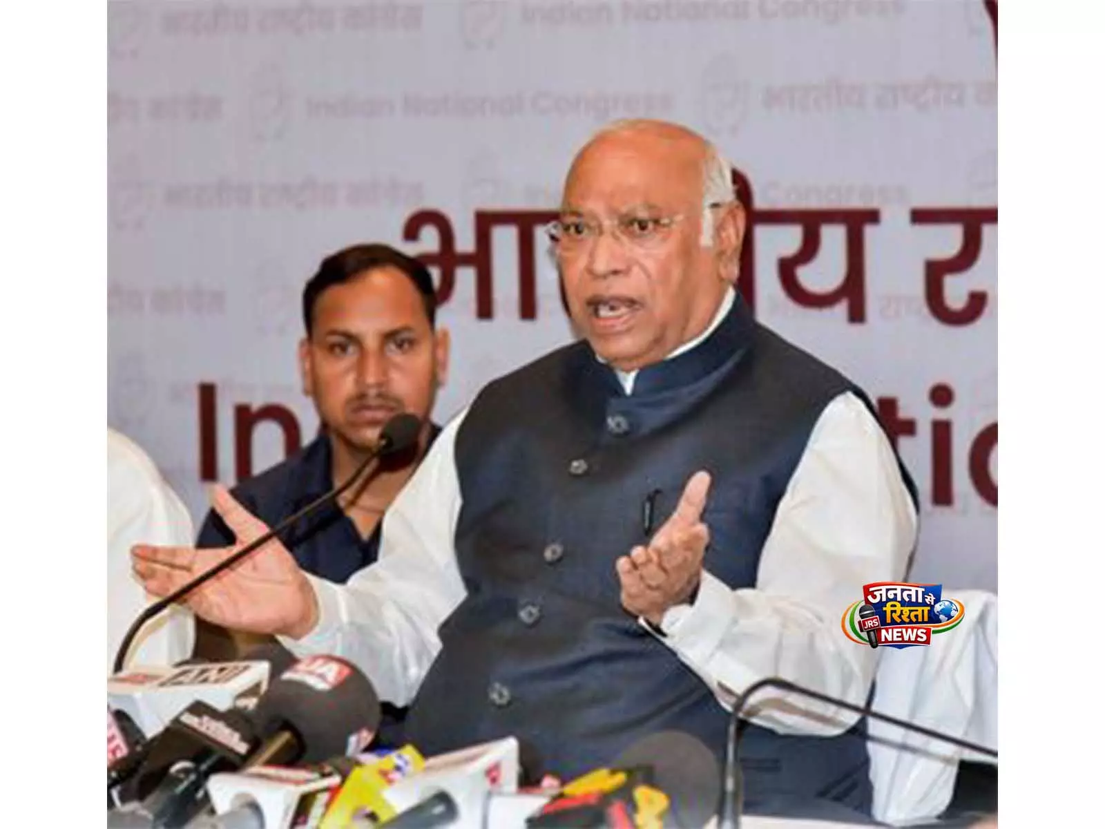 विश्व प्रेस स्वतंत्रता दिवस पर Kharge का बयान, मौजूदा सरकार में प्रेस की आज़ादी ‘गंभीर रूप से प्रभावित’ विश्व प्रेस स्वतंत्रता दिवस पर Kharge का बयान, मौजूदा सरकार में प्रेस की आज़ादी ‘गंभीर रूप से प्रभावित’
