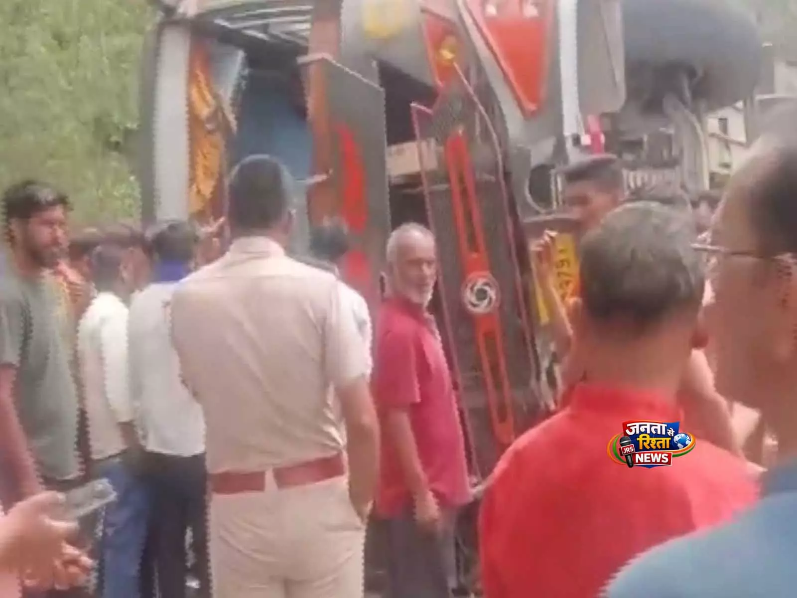 हिमाचल प्रदेश: कांगड़ा के Nurpur में ऊना जा रही एक निजी बस पलटने से 26 यात्री घायल हिमाचल प्रदेश: कांगड़ा के Nurpur में ऊना जा रही एक निजी बस पलटने से 26 यात्री घायल