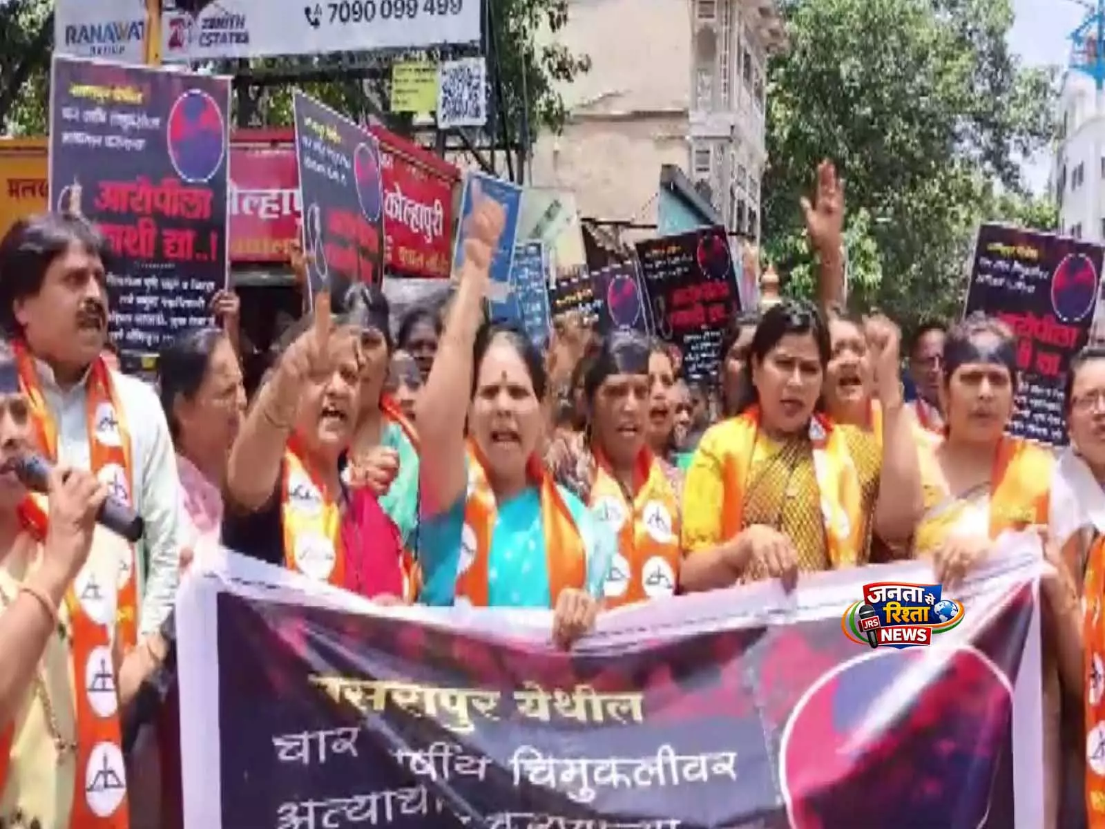 Sarapur में नाबालिग से रेप और हत्या के मामले में शिवसेना की महिला नेताओं ने मौत की सज़ा की मांग की Sarapur में नाबालिग से रेप और हत्या के मामले में शिवसेना की महिला नेताओं ने मौत की सज़ा की मांग की