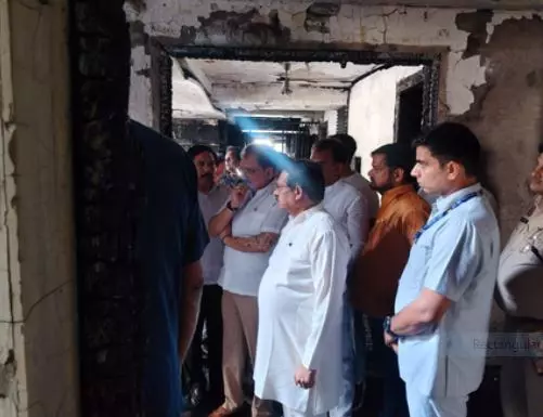 New Delhi: विवेक विहार हादसे के पीड़ितों से मिले दिल्ली भाजपा अध्यक्ष New Delhi: विवेक विहार हादसे के पीड़ितों से मिले दिल्ली भाजपा अध्यक्ष