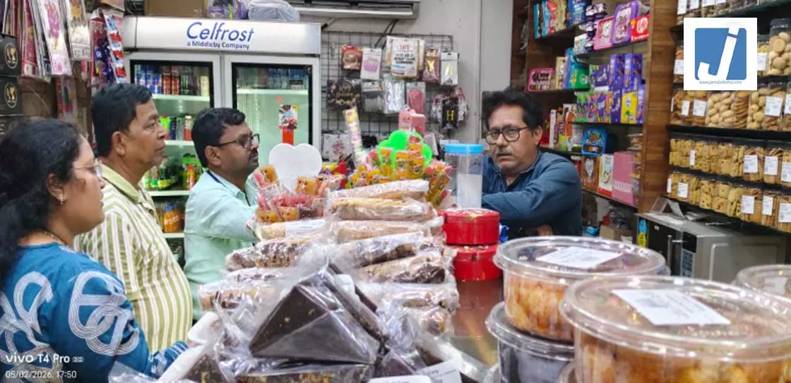 सावधान! बेकरी में एक्सपायर्ड सामान, खाद्य सुरक्षा टीम ने दी दबिश सावधान! बेकरी में एक्सपायर्ड सामान, खाद्य सुरक्षा टीम ने दी दबिश
