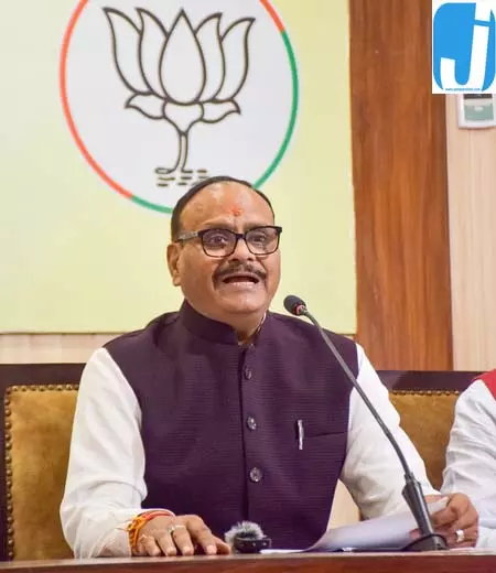 उत्तर प्रदेश: डिप्टी सीएम ब्रजेश पाठक ने बलिया घटना पर जताया दुख उत्तर प्रदेश: डिप्टी सीएम ब्रजेश पाठक ने बलिया घटना पर जताया दुख
