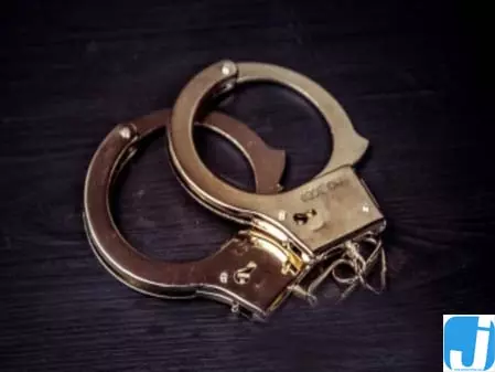 70 वर्षीय व्यक्ति गिरफ्तार, नाबालिग पोती से दुष्कर्म और हत्या का आरोप 70 वर्षीय व्यक्ति गिरफ्तार, नाबालिग पोती से दुष्कर्म और हत्या का आरोप