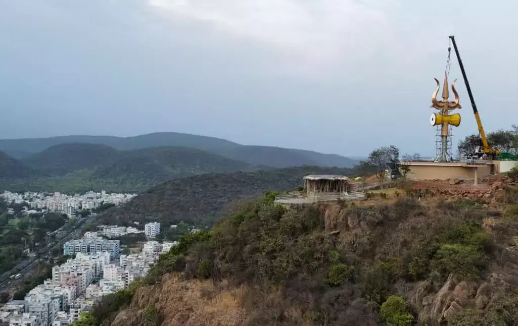 VMRDA ने कैलाशगिरी में 2.5 करोड़ रुपये की त्रिशूल परियोजना का उद्घाटन किया