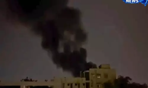 Hyderabad: मुशीराबाद के स्क्रैप यार्ड में भीषण आग लगी Hyderabad: मुशीराबाद के स्क्रैप यार्ड में भीषण आग लगी