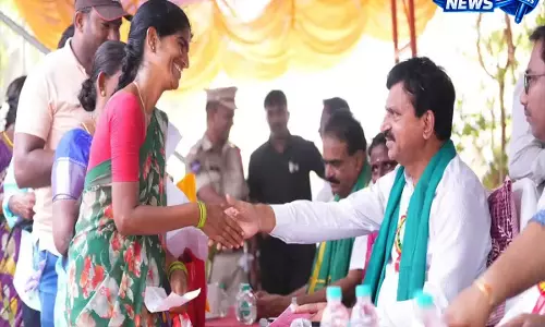 Telangana: इंदिराम्मा हाउसिंग के दूसरे चरण को मई अंत तक मंजूरी मिलने की उम्मीद, मंत्री का बयान Telangana: इंदिराम्मा हाउसिंग के दूसरे चरण को मई अंत तक मंजूरी मिलने की उम्मीद, मंत्री का बयान