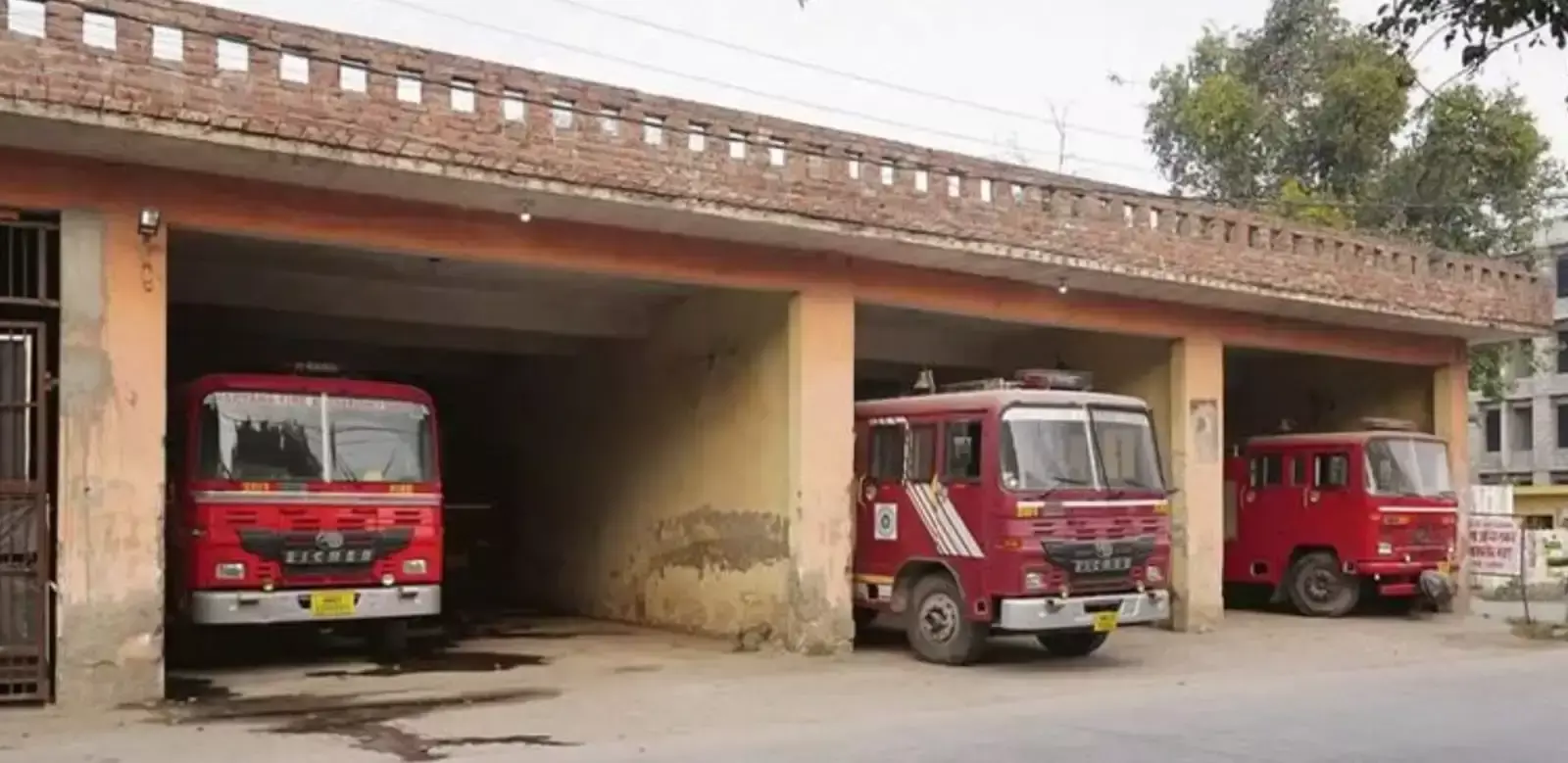 Panipat: दमकल कर्मियों की हड़ताल, होमगार्ड ने ली जिम्मेदारी Panipat: दमकल कर्मियों की हड़ताल, होमगार्ड ने ली जिम्मेदारी