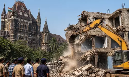 Bombay HC का सख्त रुख: अवैध निर्माण पर कार्रवाई सही ठहराई Bombay HC का सख्त रुख: अवैध निर्माण पर कार्रवाई सही ठहराई
