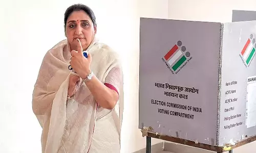 Baramati by-election 2026: तीसरे राउंड के बाद सुनेत्रा पवार 26,773 वोटों से आगे Baramati by-election 2026: तीसरे राउंड के बाद सुनेत्रा पवार 26,773 वोटों से आगे