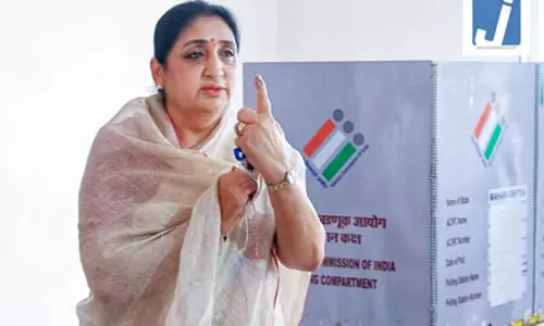 बारामती में सुनेत्रा पवार सबसे आगे, अब तक की गिनती में उन्हें सबसे अधिक वोट मिले बारामती में सुनेत्रा पवार सबसे आगे, अब तक की गिनती में उन्हें सबसे अधिक वोट मिले