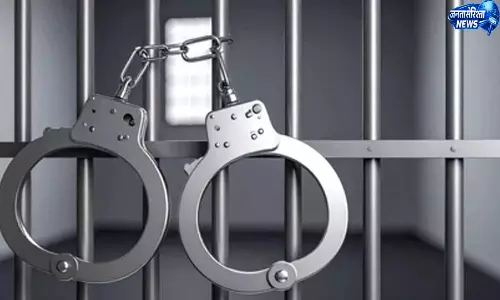 Andhra: 6 लुटेरे पकड़े गए, 60 लाख रुपये का सोना बरामद Andhra: 6 लुटेरे पकड़े गए, 60 लाख रुपये का सोना बरामद