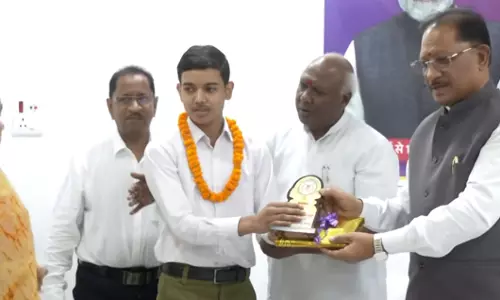 CM साय ने मेधावी छात्र-छात्राओं का किया सम्मान
