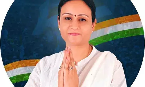 पर्ल चौधरी ने Haryana महिला कांग्रेस अध्यक्ष पद की शपथ ली पर्ल चौधरी ने Haryana महिला कांग्रेस अध्यक्ष पद की शपथ ली