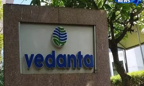 डीमर्जर एडजस्टमेंट के बाद वेदांता का स्टॉक 8.5% से ज़्यादा चढ़ा डीमर्जर एडजस्टमेंट के बाद वेदांता का स्टॉक 8.5% से ज़्यादा चढ़ा