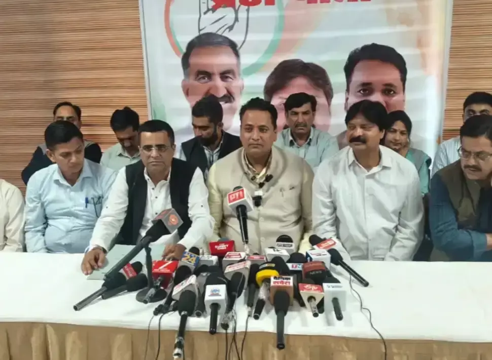 Dharamshala: भाजपा संगठन में असंतुलन का आरोप, अनुराग शर्मा का बयान Dharamshala: भाजपा संगठन में असंतुलन का आरोप, अनुराग शर्मा का बयान
