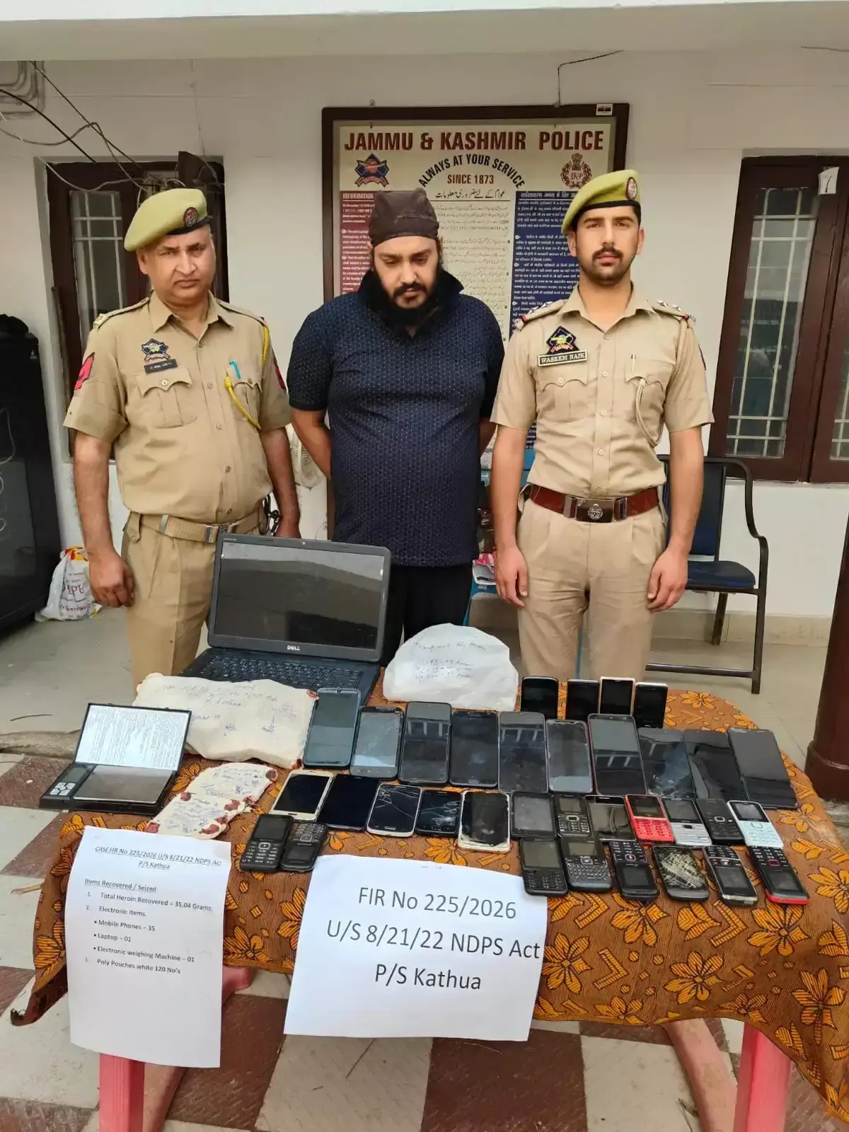 Kathua: कठुआ पुलिस का नशा तस्करी पर बड़ा एक्शन Kathua: कठुआ पुलिस का नशा तस्करी पर बड़ा एक्शन