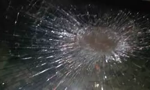 Sonipat: प्रचार के दौरान इनेलो काफिले पर हमला, पत्थरबाजी Sonipat: प्रचार के दौरान इनेलो काफिले पर हमला, पत्थरबाजी