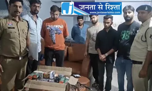 भिलाई-चरोदा के फ्लैट में हुक्का पार्टी का भंडाफोड़, 6 गिरफ्तार भिलाई-चरोदा के फ्लैट में हुक्का पार्टी का भंडाफोड़, 6 गिरफ्तार