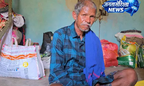 Keonjhar जीतू मुंडा मामले के बाद दियानाली में हैंडपंप की मरम्मत Keonjhar जीतू मुंडा मामले के बाद दियानाली में हैंडपंप की मरम्मत