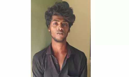 Kerala : कोट्टियम पुलिस की बड़ी कार्रवाई, टू-व्हीलर चोरी मामले में युवक गिरफ्तार Kerala : कोट्टियम पुलिस की बड़ी कार्रवाई, टू-व्हीलर चोरी मामले में युवक गिरफ्तार