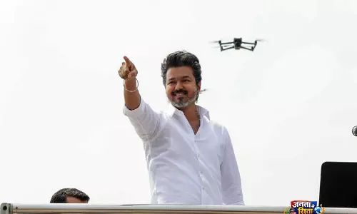 Thalapathy Vijayके ब्लॉकबस्टर डेब्यू से द्रविड़ पार्टियां हतप्रभ; फोर्ट सेंट जॉर्ज में सेंध लगाई
