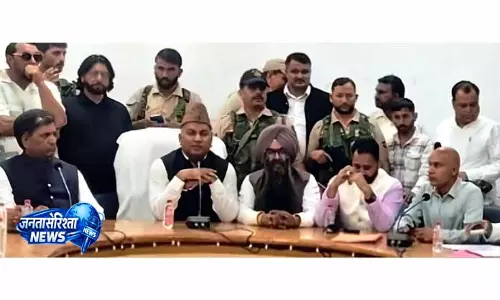 Khatana का मेंढर दौरा, जनता की समस्याओं का शीघ्र समाधान सुनिश्चित Khatana का मेंढर दौरा, जनता की समस्याओं का शीघ्र समाधान सुनिश्चित