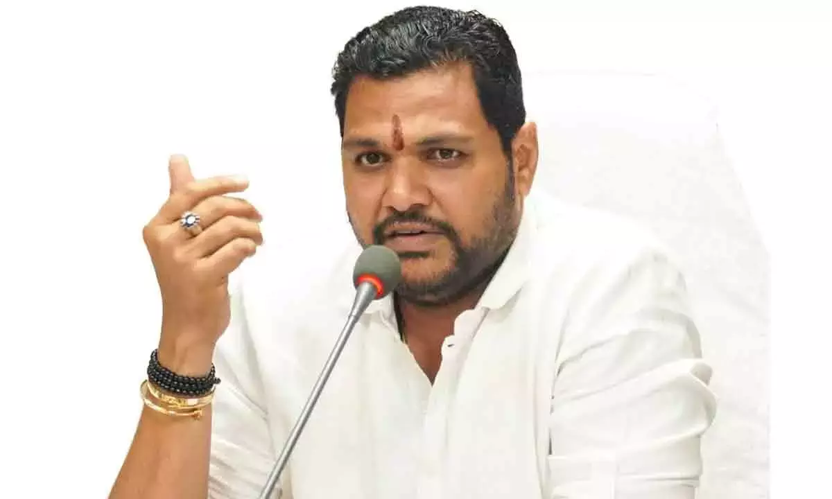 Telangana: रेवंत रेड्डी सरकार की कल्याणकारी नीतियों की नुथी श्रीकांत गौड़ ने की सराहना
