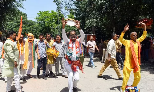 ‘BJP रिफॉर्म एक्सप्रेस’ ने बंगाल में बनाया नया रिकॉर्ड, NDA 21 राज्यों में मजबूत; INDIA गठबंधन 6 राज्यों तक सीमित ‘BJP रिफॉर्म एक्सप्रेस’ ने बंगाल में बनाया नया रिकॉर्ड, NDA 21 राज्यों में मजबूत; INDIA गठबंधन 6 राज्यों तक सीमित