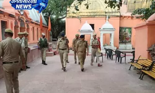 SSP Samba ने पुरमंडल में पुलिस तैयारियों की जांच की SSP Samba ने पुरमंडल में पुलिस तैयारियों की जांच की