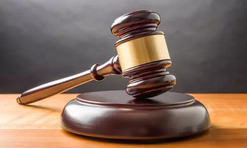 गिरफ्तारी को हाईकोर्ट ने माना अवैध, तत्काल रिहा करने कहा गिरफ्तारी को हाईकोर्ट ने माना अवैध, तत्काल रिहा करने कहा