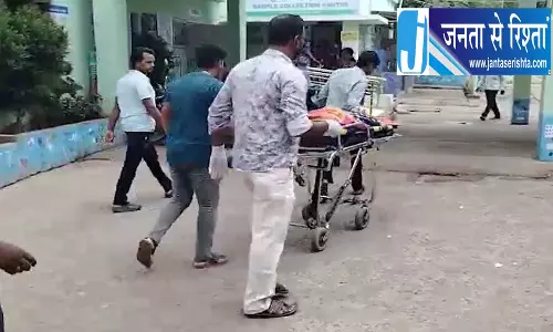 6 लोगों की मौत, ट्रक से टकराकर बोलेरो क्षतिग्रस्त 6 लोगों की मौत, ट्रक से टकराकर बोलेरो क्षतिग्रस्त