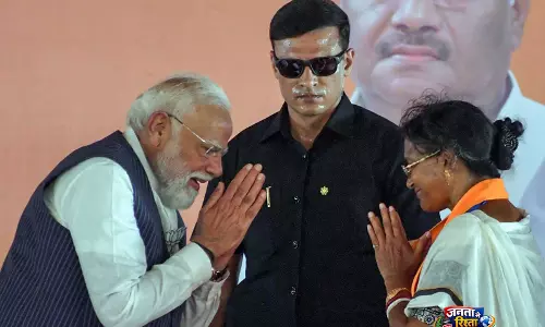 न्याय पर जनमत संग्रह: RG Kar पीड़िता की माँ और BJP उम्मीदवार रत्ना देबनाथ पानीहाटी से 56,000 वोटों से आगे न्याय पर जनमत संग्रह: RG Kar पीड़िता की माँ और BJP उम्मीदवार रत्ना देबनाथ पानीहाटी से 56,000 वोटों से आगे