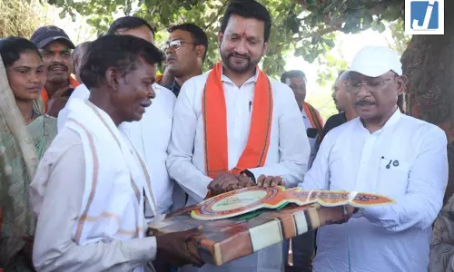मुख्यमंत्री विष्णु देव साय ने सौंपी खुशियों की चाबी... मुख्यमंत्री विष्णु देव साय ने सौंपी खुशियों की चाबी...