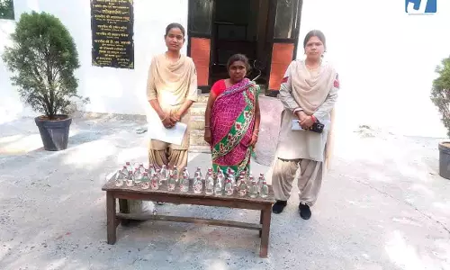 अवैध शराब कारोबार पर ताबड़तोड़ प्रहार, तीन थाना क्षेत्रों में लगातार रेड, तीन आरोपी गिरफ्तार अवैध शराब कारोबार पर ताबड़तोड़ प्रहार, तीन थाना क्षेत्रों में लगातार रेड, तीन आरोपी गिरफ्तार
