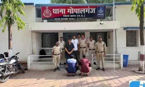 पुरानी रंजिश में हिंसक झड़प, चाकूबाजी में 4 आरोपी गिरफ्तार पुरानी रंजिश में हिंसक झड़प, चाकूबाजी में 4 आरोपी गिरफ्तार