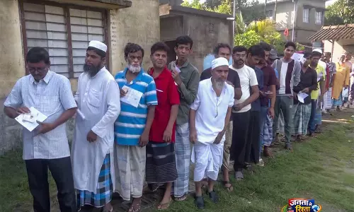 मुस्लिम वोटों के बँटने से TMC में उथल-पुथल; पश्चिम बंगाल में BJP की स्थिति मज़बूत