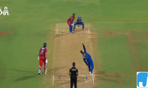 LSG की तेज शुरुआत के बाद मुंबई की वापसी, कॉर्बिन बॉश ने एक ओवर में बदला मैच