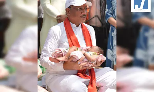 एक चौपाल ऐसा भी जहां खुशियों और तालियों की रही गूंज एक चौपाल ऐसा भी जहां खुशियों और तालियों की रही गूंज
