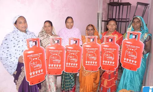 सुशासन तिहार 2026: लकड़ी के चूल्हे से मिली मुक्ति, उज्ज्वला योजना से घर-घर पहुंची गैस सुशासन तिहार 2026: लकड़ी के चूल्हे से मिली मुक्ति, उज्ज्वला योजना से घर-घर पहुंची गैस