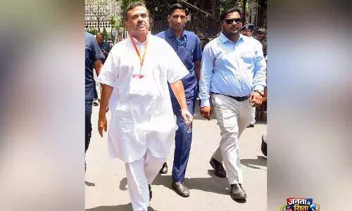 भवानीपुर का रोमांचक मुकाबला: अधिकारी ममता से आगे निकले, BJP की बंगाल पर ऐतिहासिक कब्ज़े पर नज़र भवानीपुर का रोमांचक मुकाबला: अधिकारी ममता से आगे निकले, BJP की बंगाल पर ऐतिहासिक कब्ज़े पर नज़र