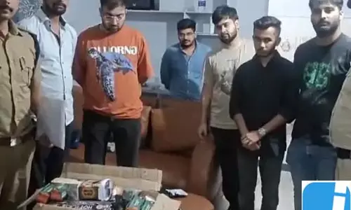 CG BREAKING: दुर्ग में अवैध हुक्का बार पर छापा, 6 गिरफ्तार CG BREAKING: दुर्ग में अवैध हुक्का बार पर छापा, 6 गिरफ्तार