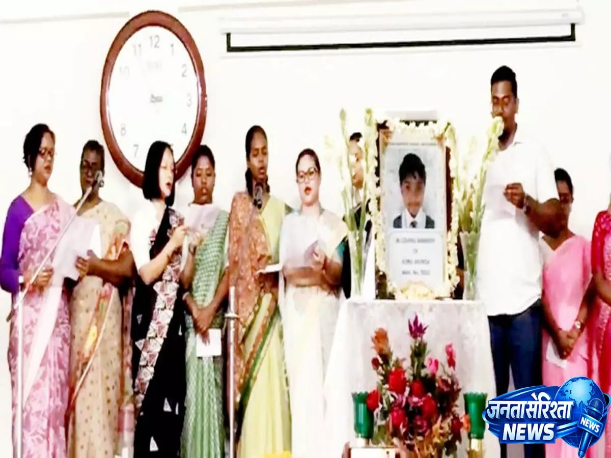 Bagdogra: दूसरी कक्षा के छात्र की संदिग्ध साँप के काटने से मौत, शोक की लहर Bagdogra: दूसरी कक्षा के छात्र की संदिग्ध साँप के काटने से मौत, शोक की लहर