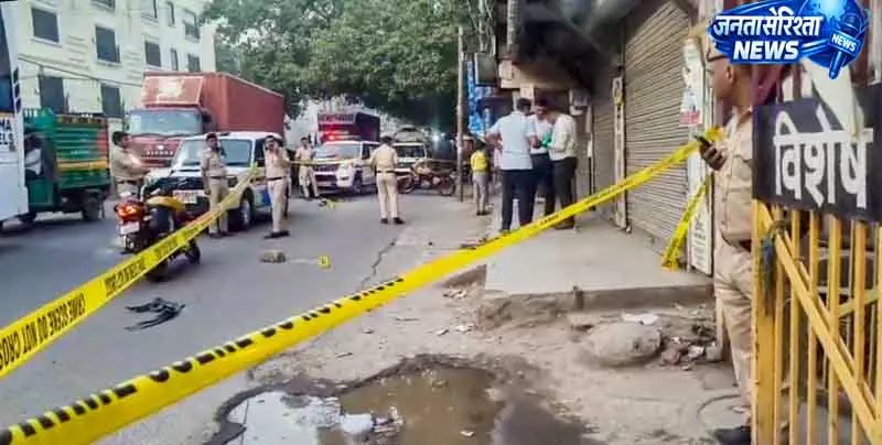 Gurugram हरियाणवी सिंगर फाजिलपुरिया के घर पर हमलावरों ने की फायरिंग Gurugram हरियाणवी सिंगर फाजिलपुरिया के घर पर हमलावरों ने की फायरिंग