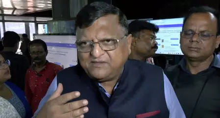 बंगाल में मतगणना के बीच मारपीट, EC की लोगों से अपील, कानून व्यवस्था को हाथ में न लें बंगाल में मतगणना के बीच मारपीट, EC की लोगों से अपील, कानून व्यवस्था को हाथ में न लें